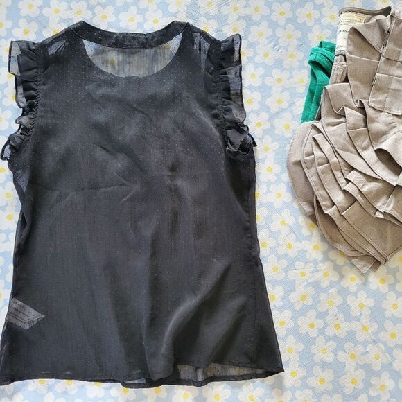 Size S Women's Sleeveless Tops Bundle - Picture 5 of 8